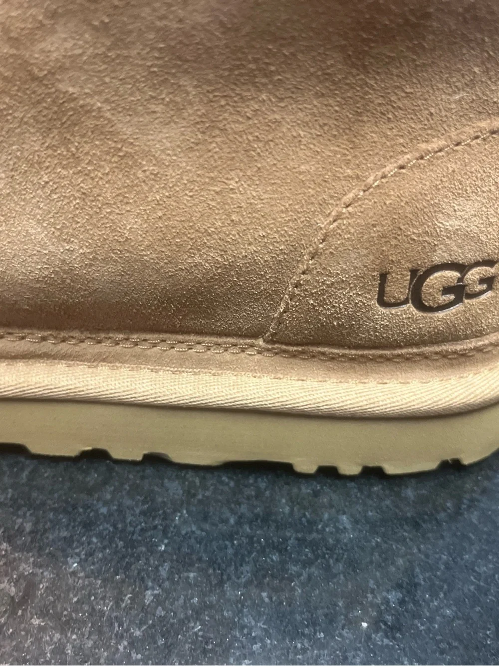 UGG Neumel Boot 'Chestnut'  model is 3236